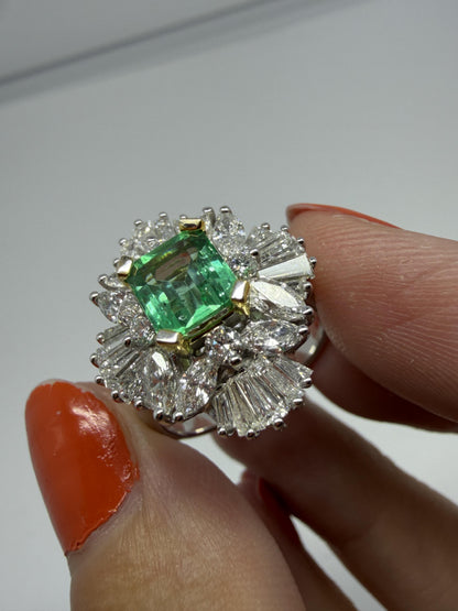 18K White Gold 1.03 Carat Emerald and Diamond Ring