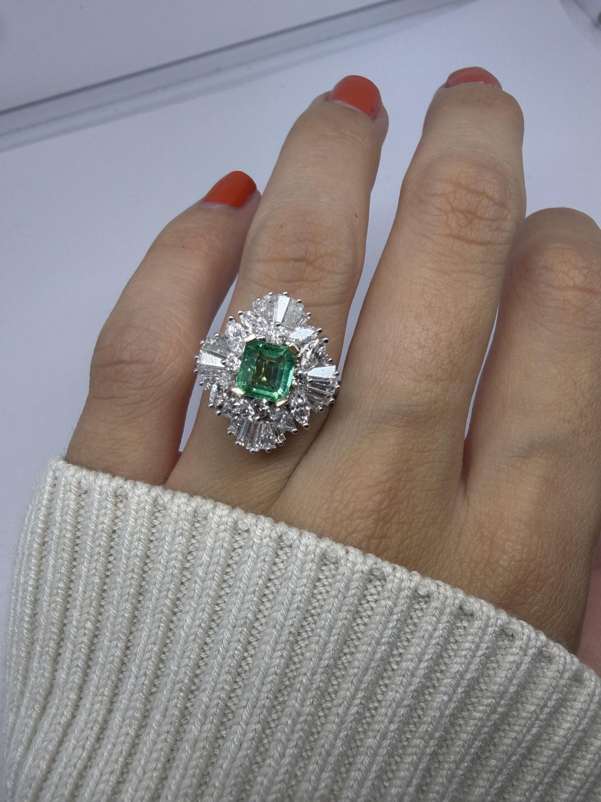 18K White Gold 1.03 Carat Emerald and Diamond Ring