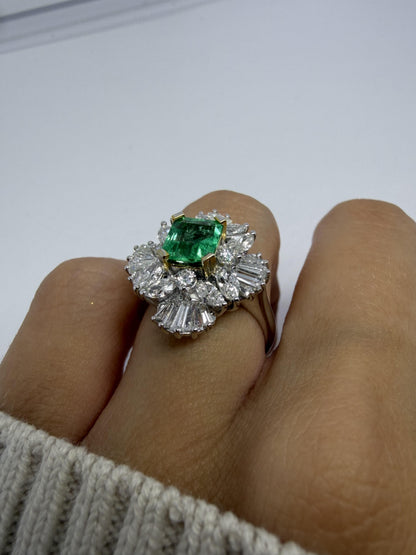 18K White Gold 1.03 Carat Emerald and Diamond Ring