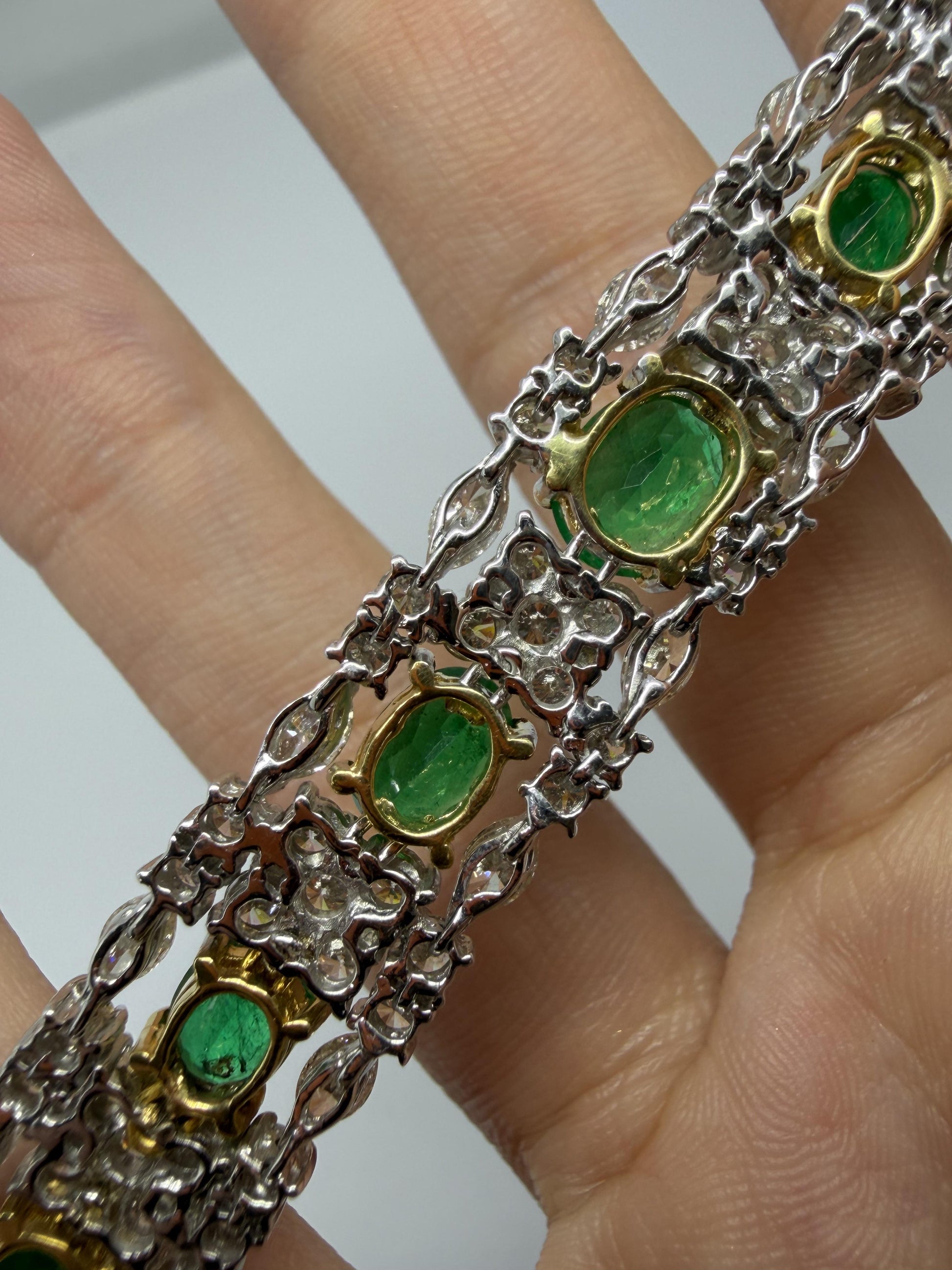 18K White Gold Diamond and Emerald Bracelet