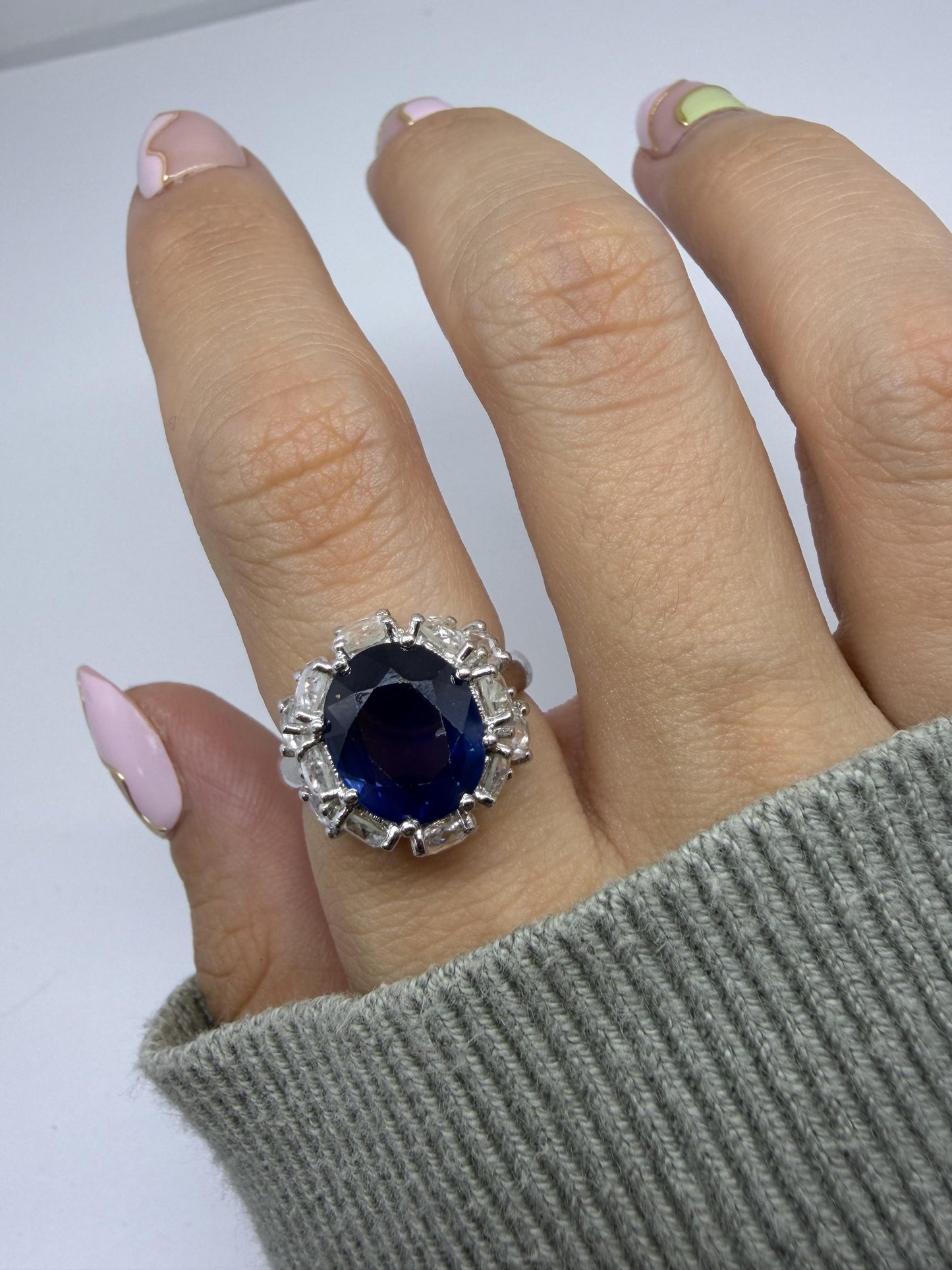 18K White Gold 4.64 Carat Sapphire and Rose Cut Diamond Ring