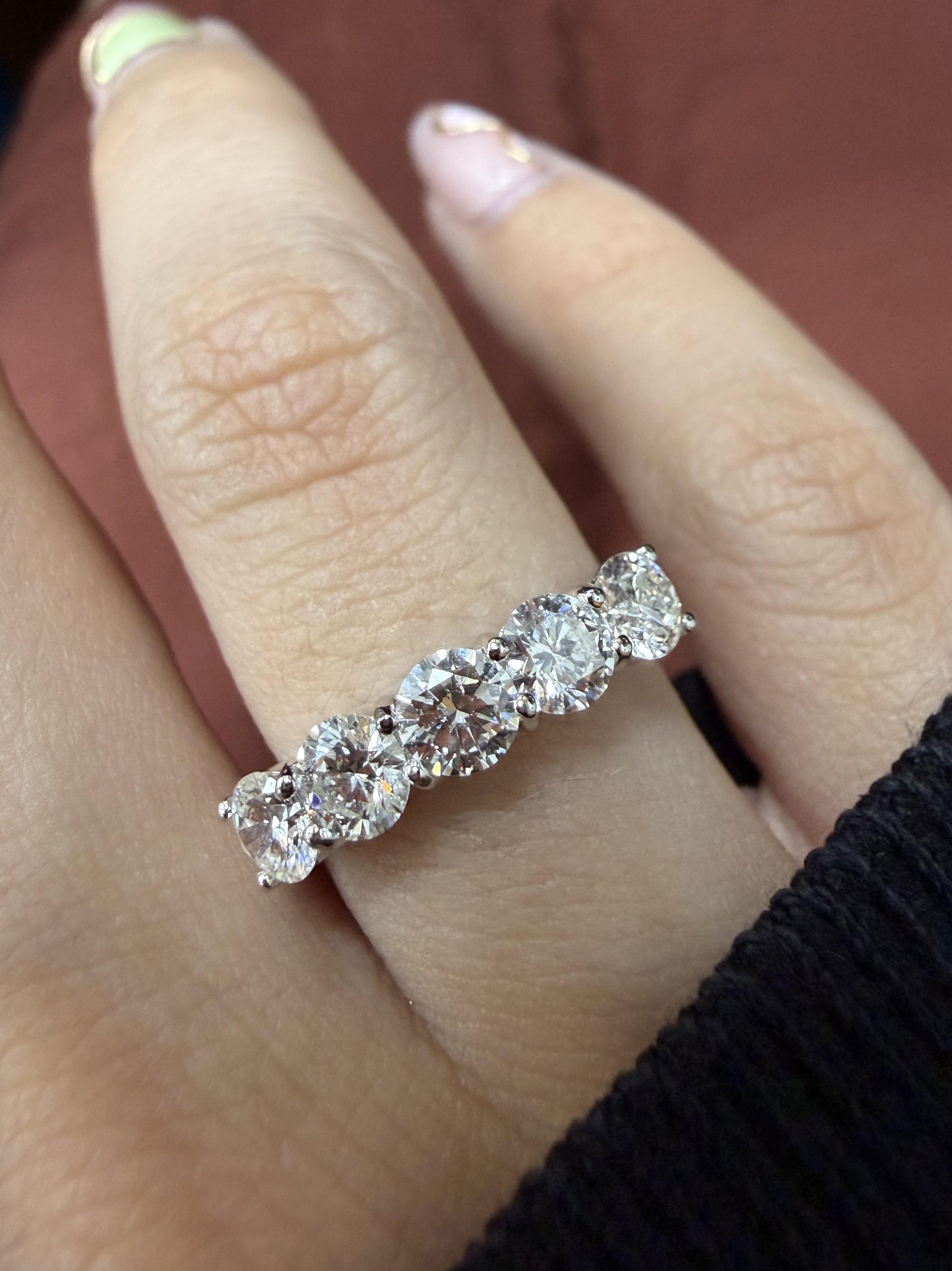 18K White Gold 1.51 Carat Diamond Five Stone Diamond Band Ring
