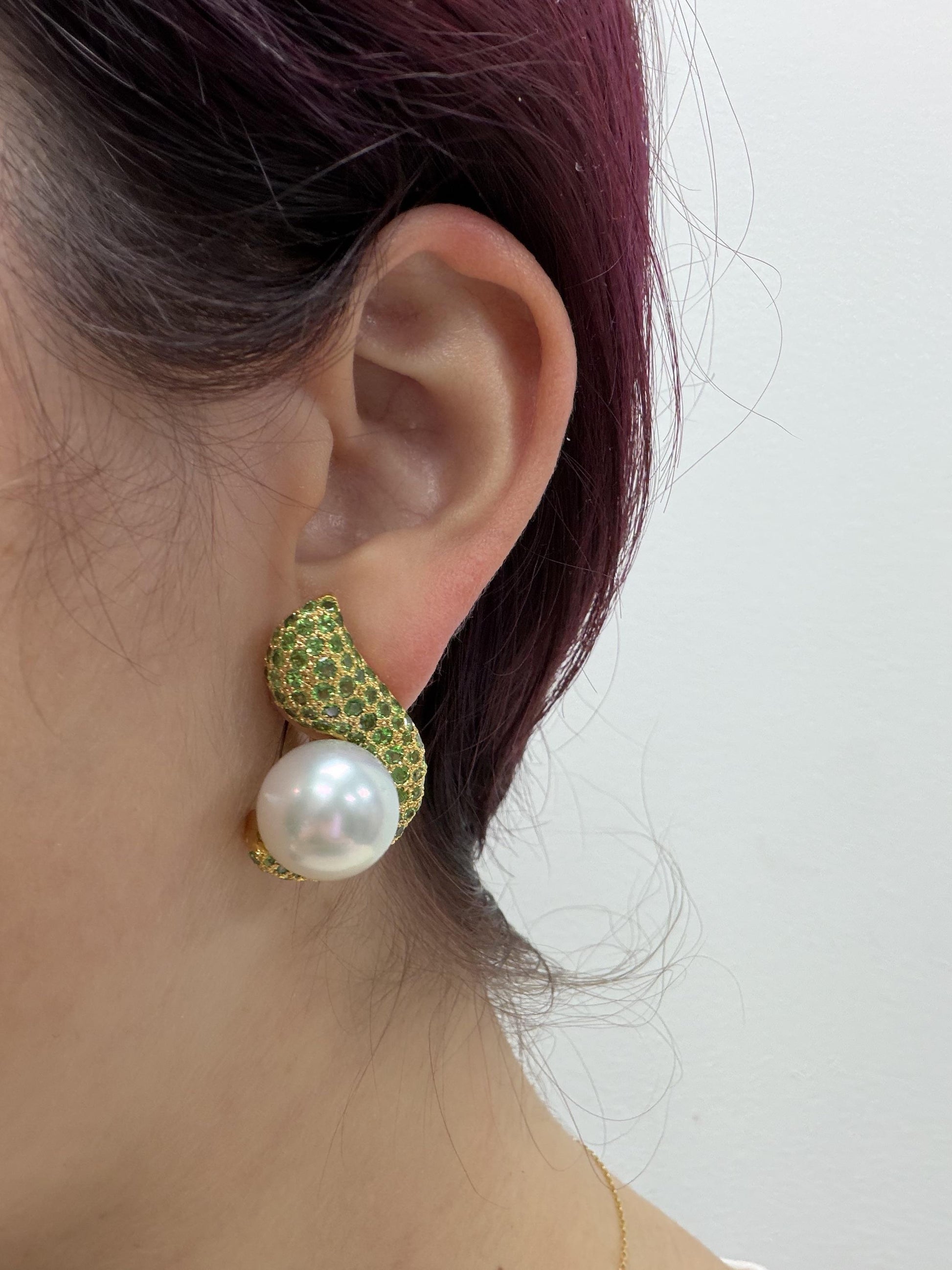 18k Yellow Gold Green Garnet and Pearl Earrings