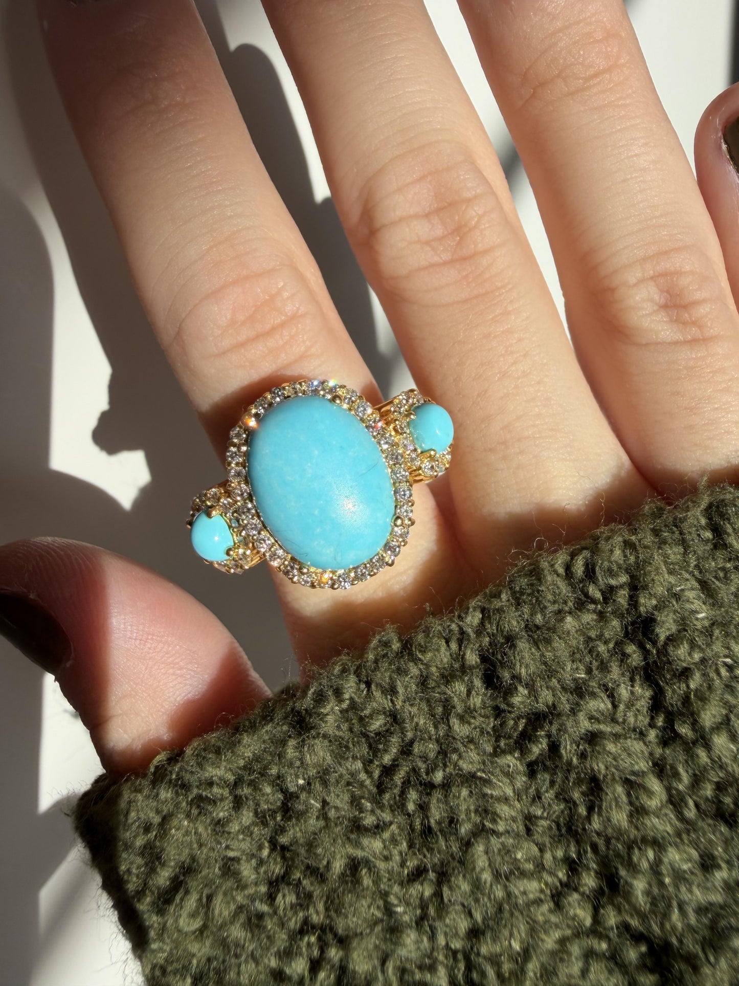18K Yellow Gold Diamond and Turquoise Three Stone Cocktail Ring - Size 7