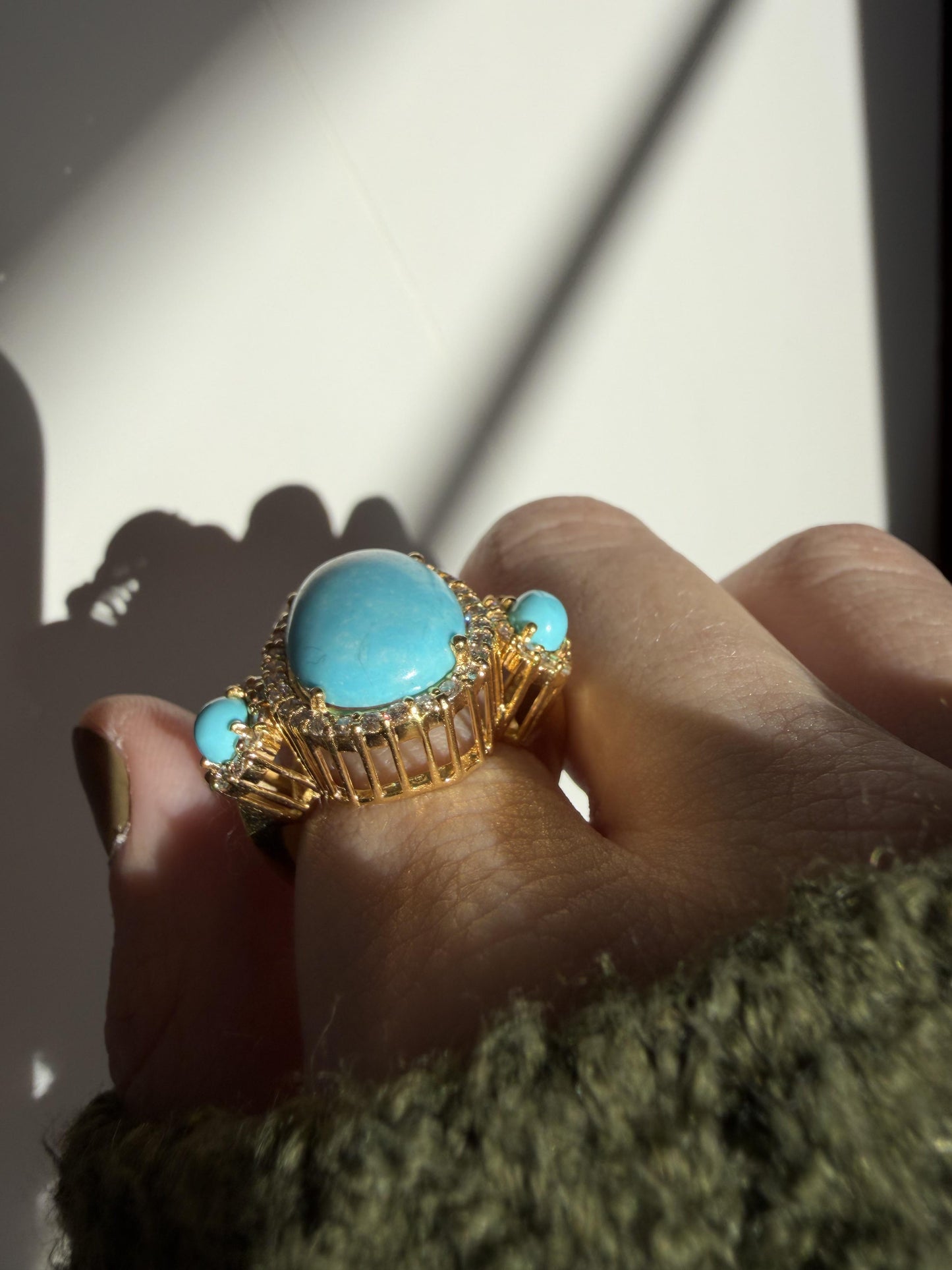 18K Yellow Gold Diamond and Turquoise Three Stone Cocktail Ring - Size 7