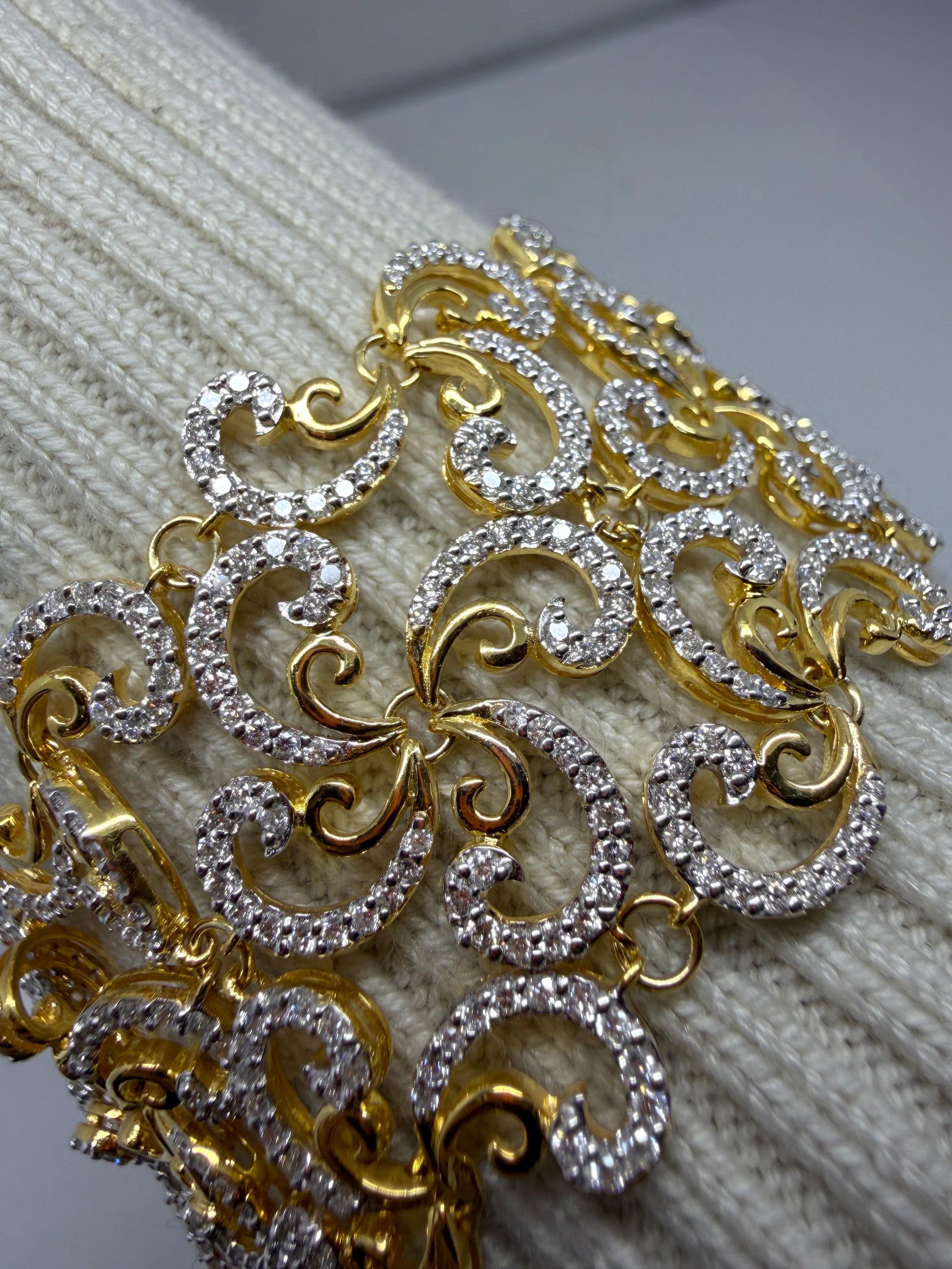 18K Yellow Gold 8.95 Carat Diamond Scroll Link Bracelet - 7 inches