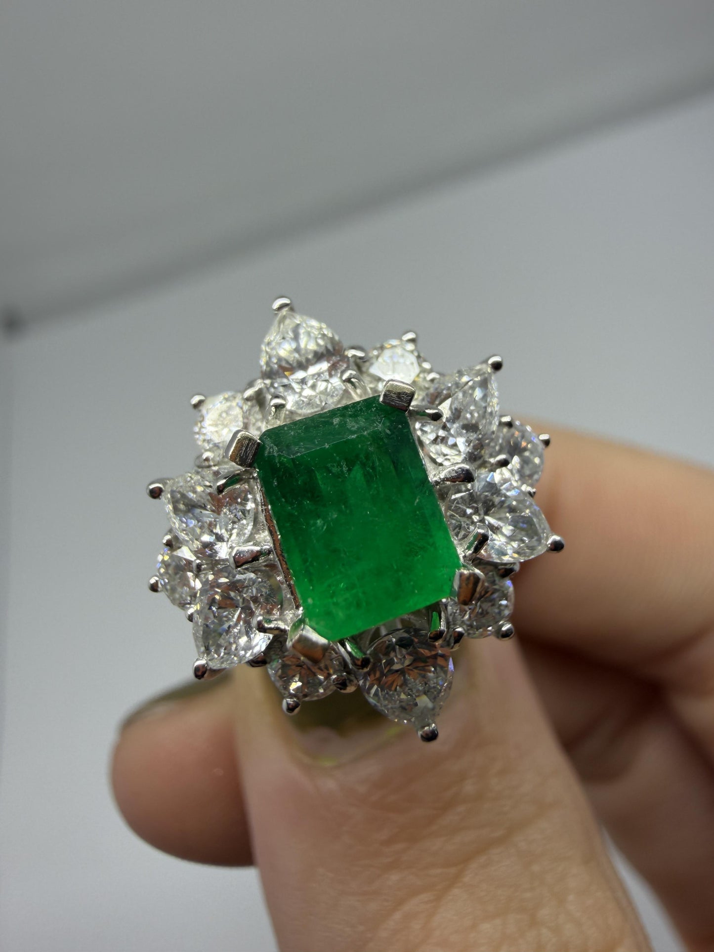 18k White Gold 1.08 Carat Emerald Cut Emerald and Diamond Ring - Size 6.25
