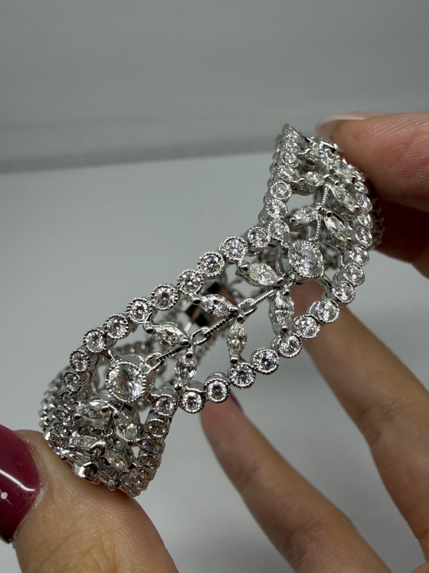18K 10.04 Carat Diamond Bracelet - 7.25 inches