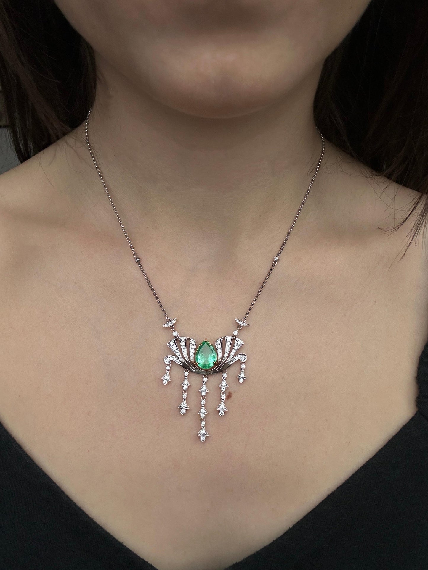 18K White Gold Diamond and Pear Cut Emerald Necklace