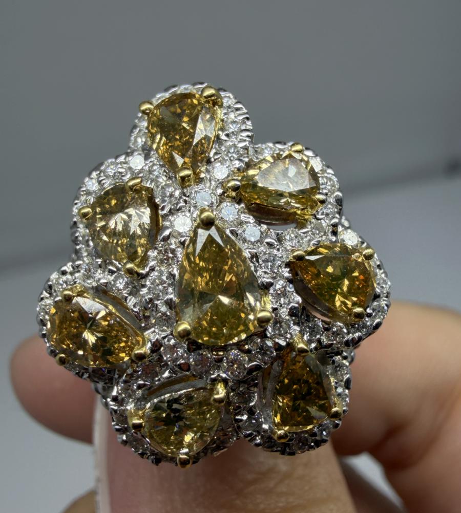 18K Two Tone Pear Cut Yellow and White Diamond Cocktail Ring - Size 6.75