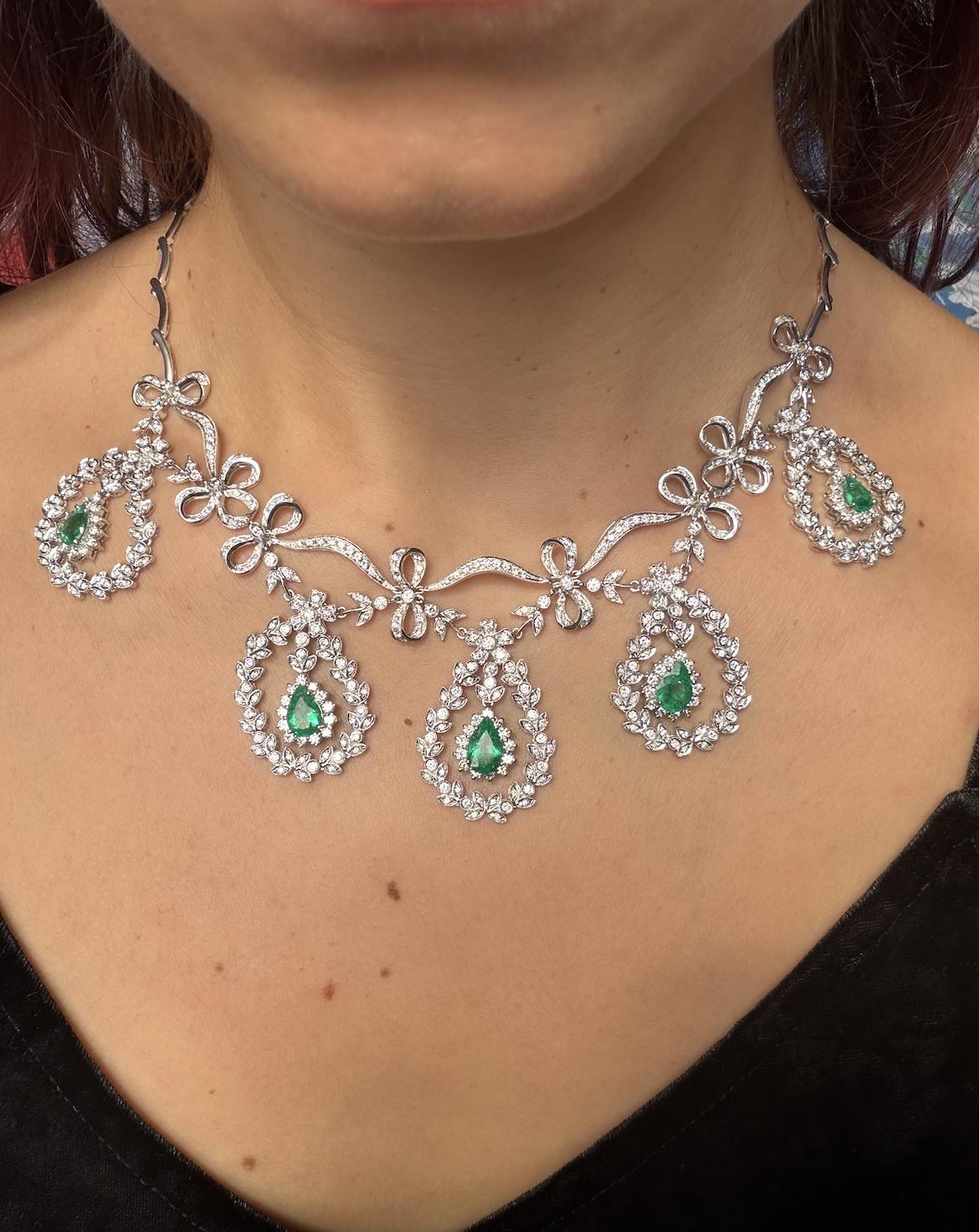 18K White Gold 4.18 Carat Pear Cut Emerald and Diamond Garland Festoon Necklace