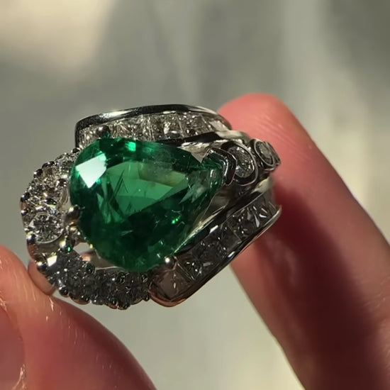 GIA Certified 18K White Gold 2.77 Carat Pear Cut Emerald and Diamond Ring,Size 7