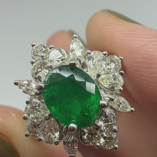18k White Gold Diamond and Emerald Ring