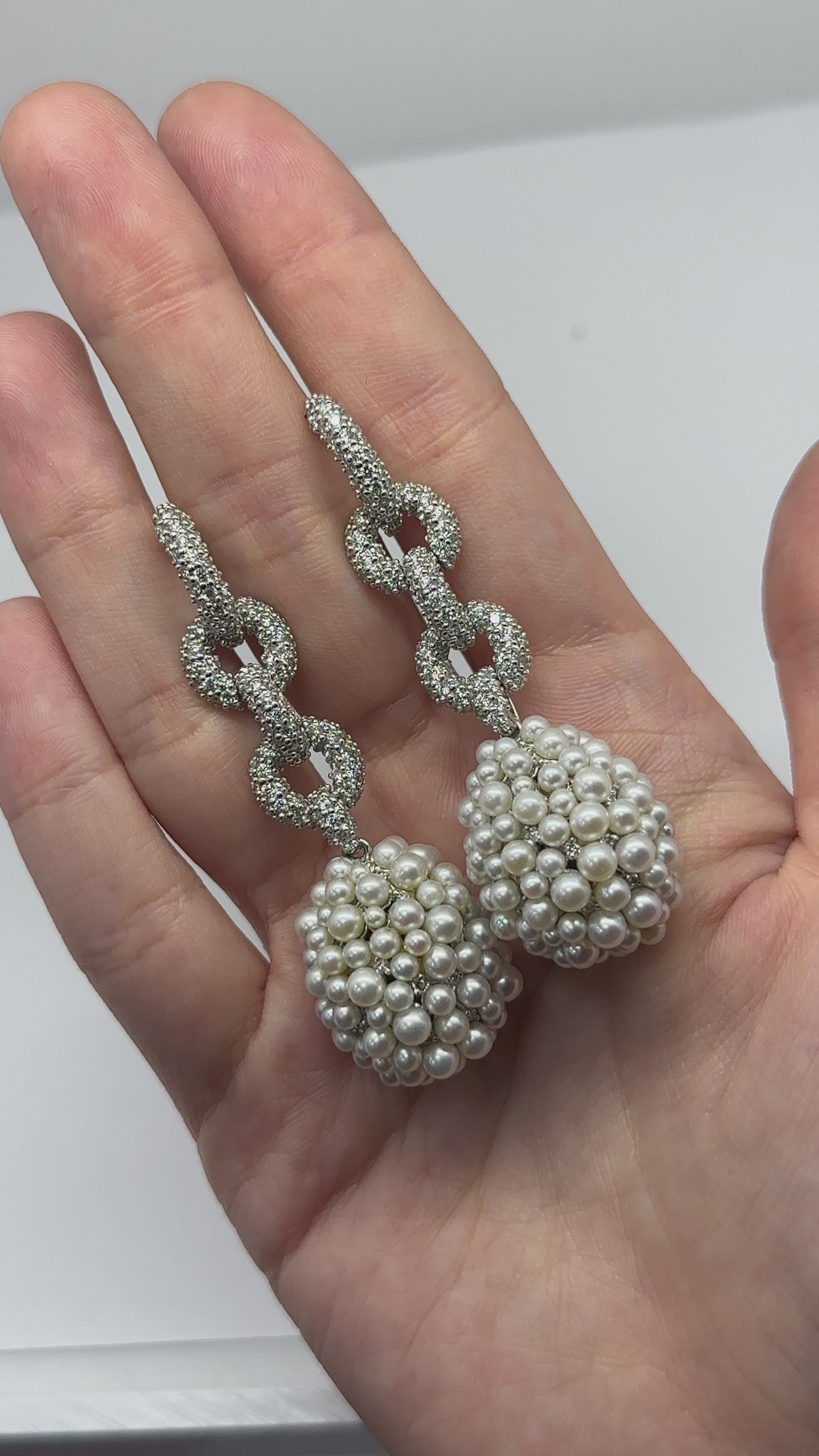 18K White Gold Diamond and Pearl Drop Earrings