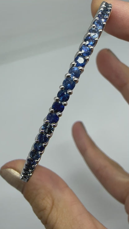 18K White Gold Sapphire Bangle