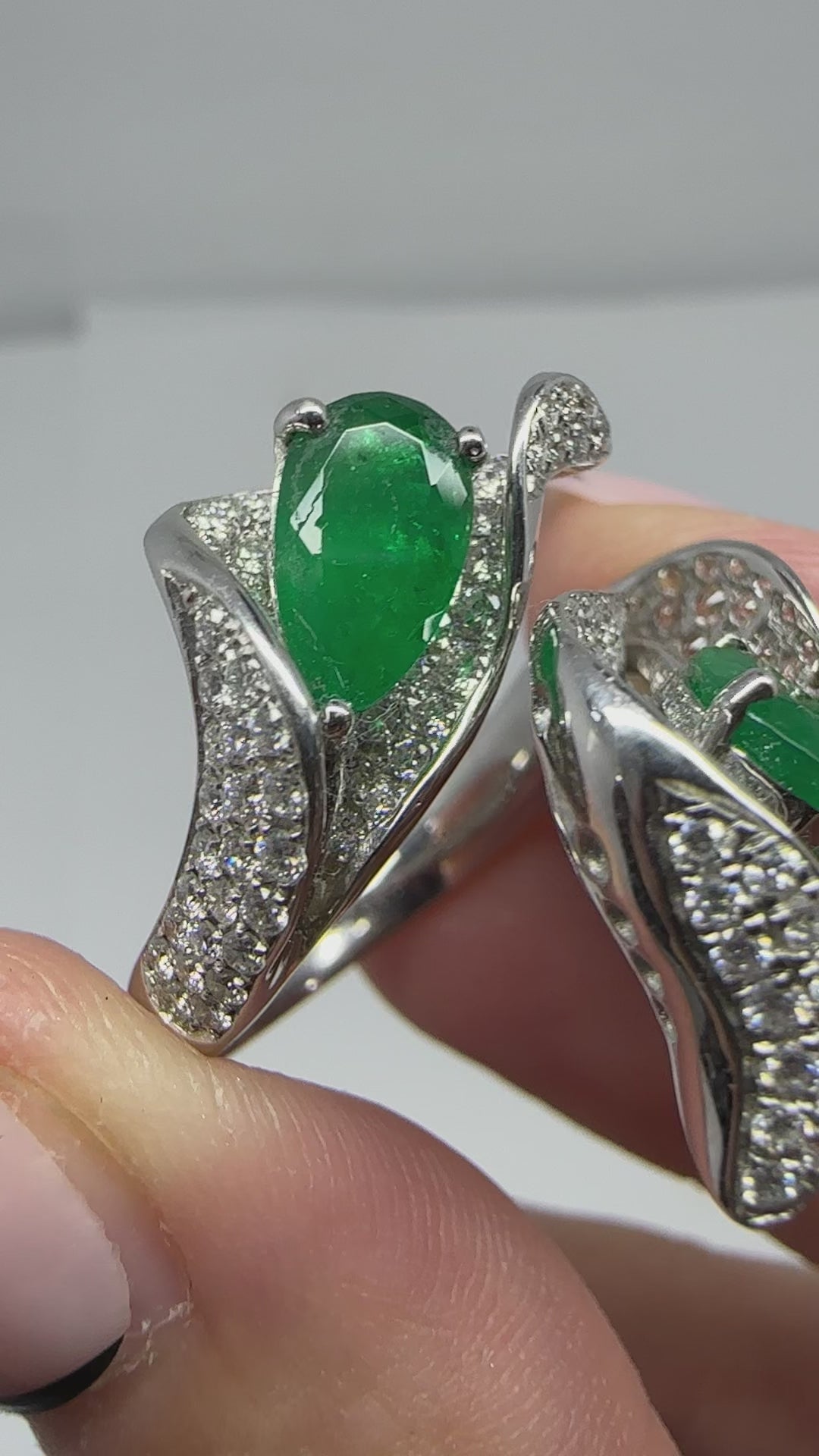 18K White Gold 1.87 Carat Pear Cut Emerald and Diamond Toi et Moi Leaf Ring