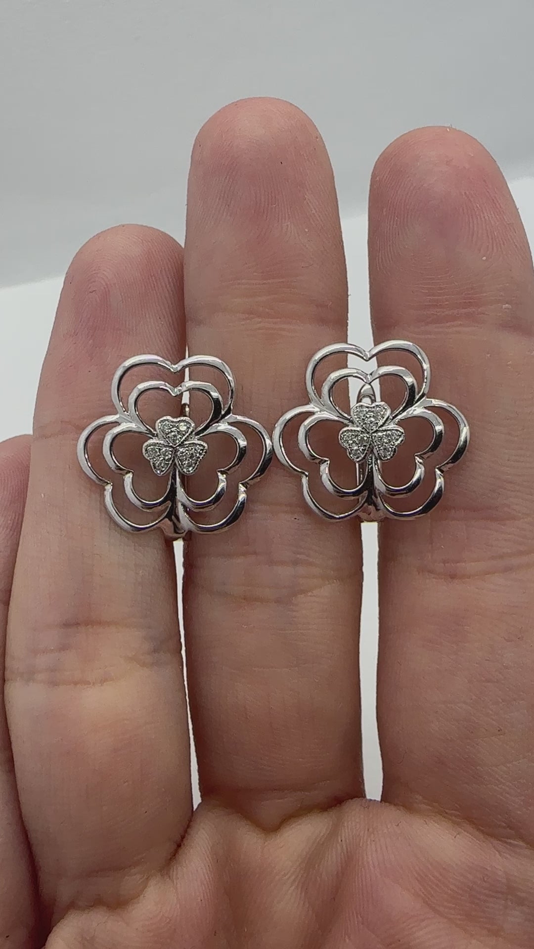 18k Diamond Floral Earrings