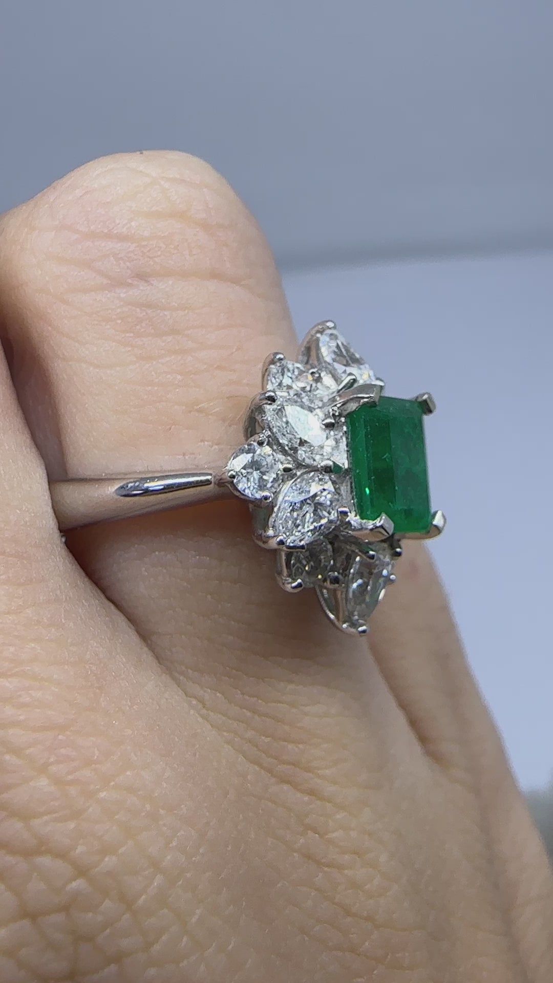 18k White Gold 1.08 Carat Emerald Cut Emerald and Diamond Ring - Size 6.25
