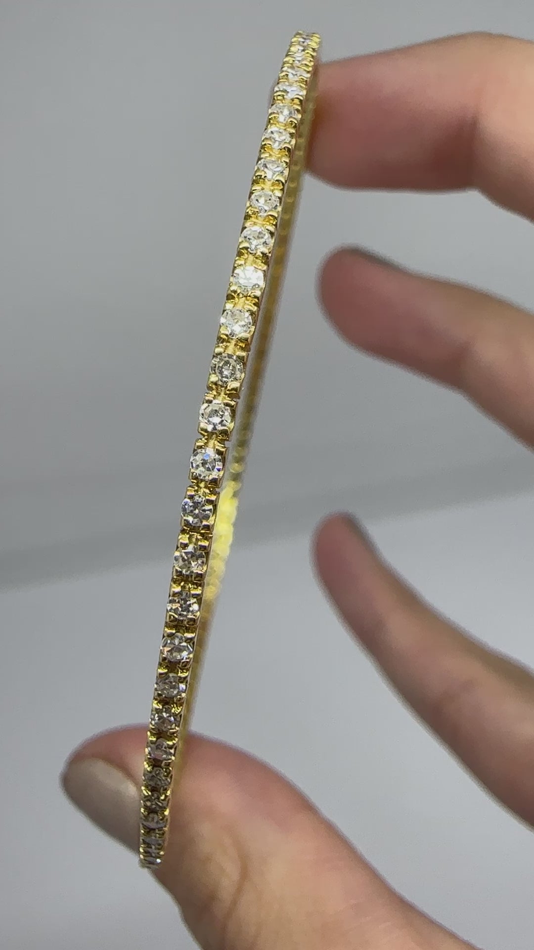 18K Yellow Gold Diamond Bangle