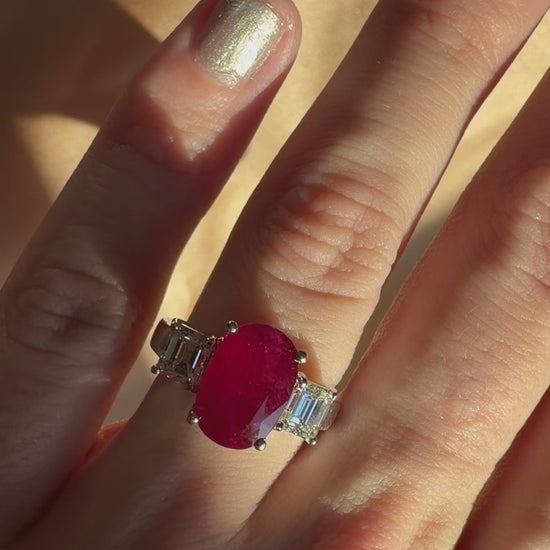 18K White Gold Asscher Cut Diamond and African Ruby Three Stone Ring - Size 6.75