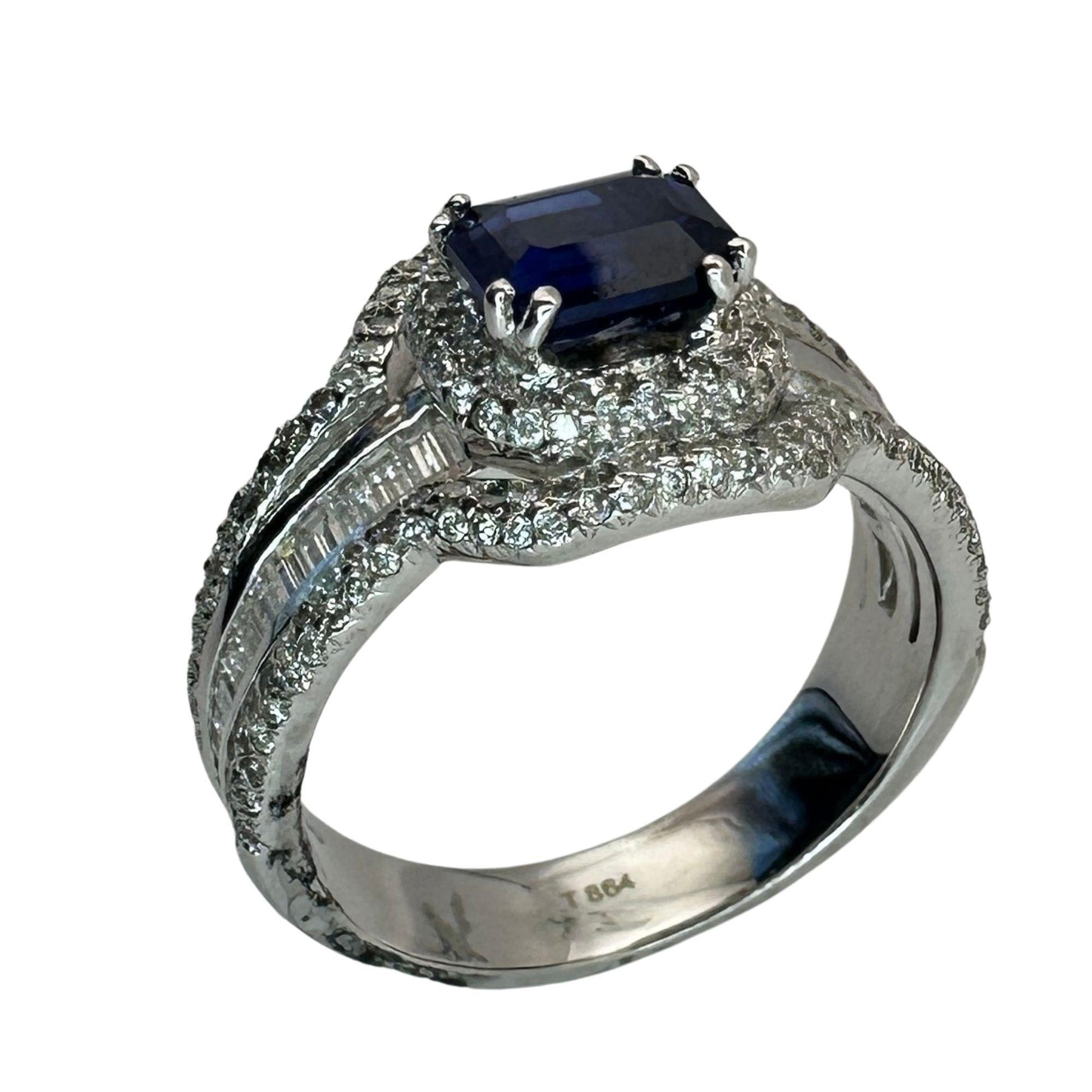 18k Diamond and Sapphire Ring