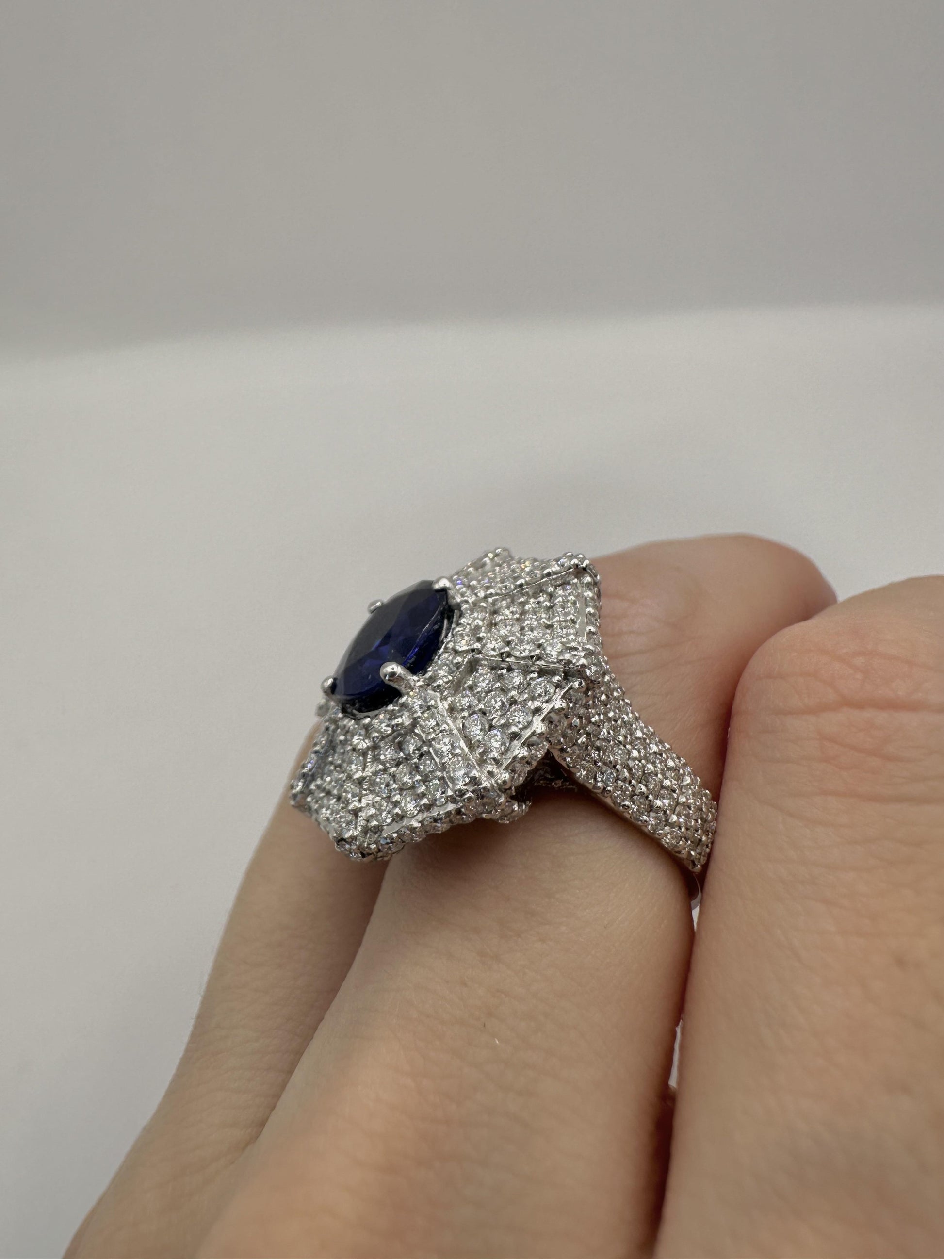 18k Diamond and Sapphire Ring