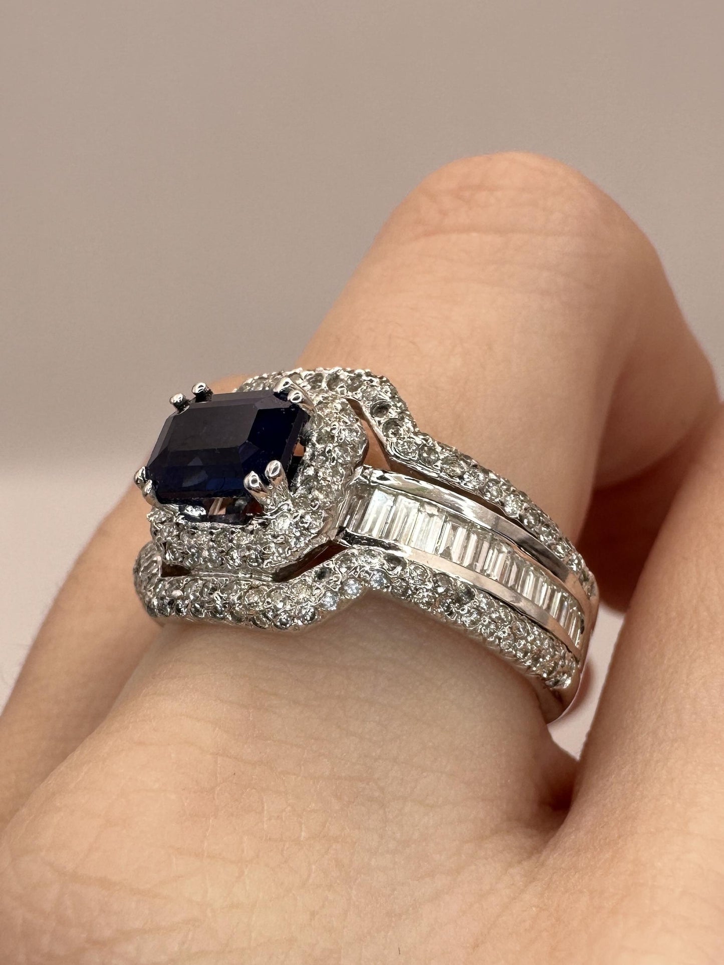 18k Diamond and Sapphire Ring