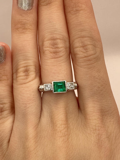 18k Diamond and Emerald Ring