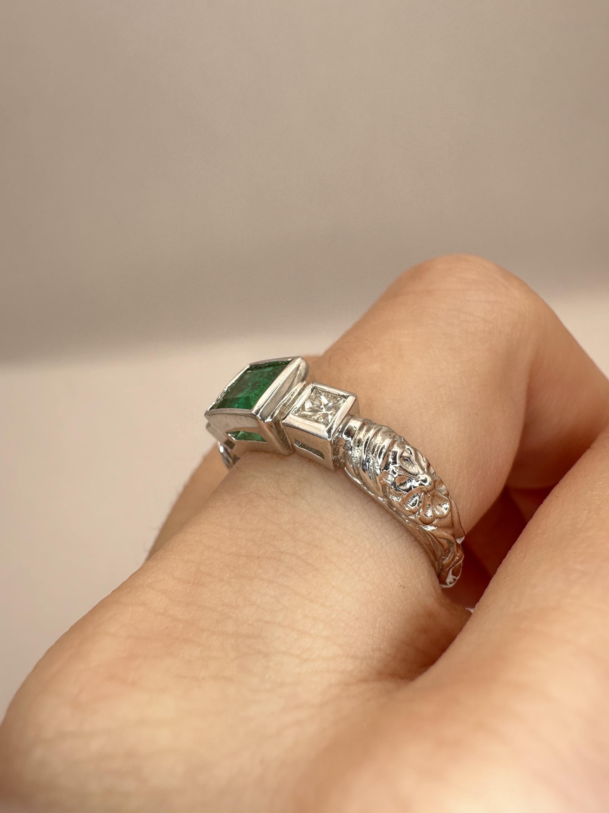 18k Diamond and Emerald Ring